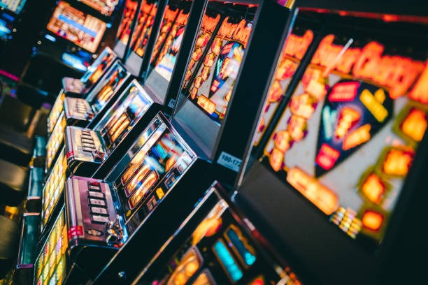88toto mobile app interface showing sports betting and casino sections on Android